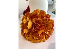 Corona de claveles PEONIA para flamencas