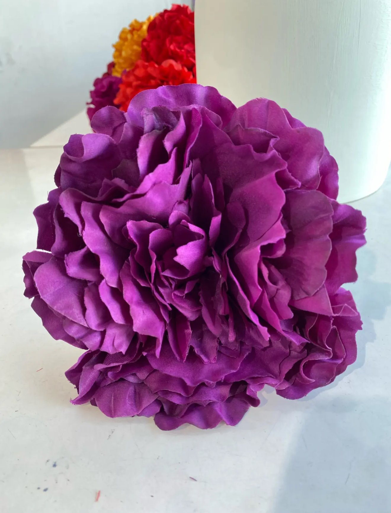 Corona de claveles PEONIA para flamencas - Imagen 2